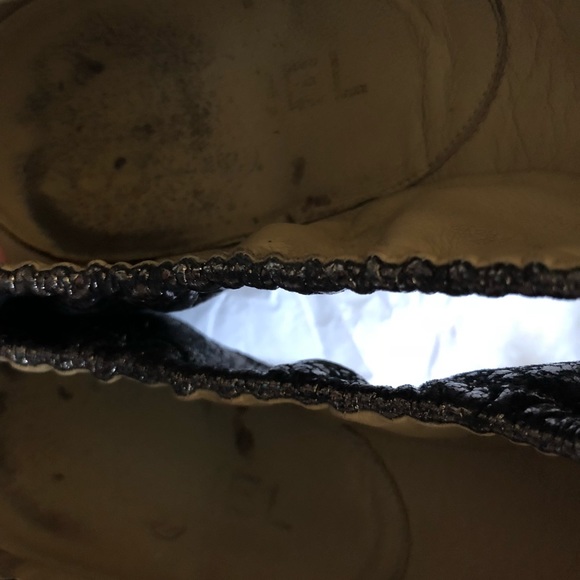 Chanel shoes size 40 please read below - Picture 4 of 4